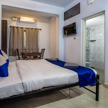Monteiro Towers Hotell Candolim Exteriör bild