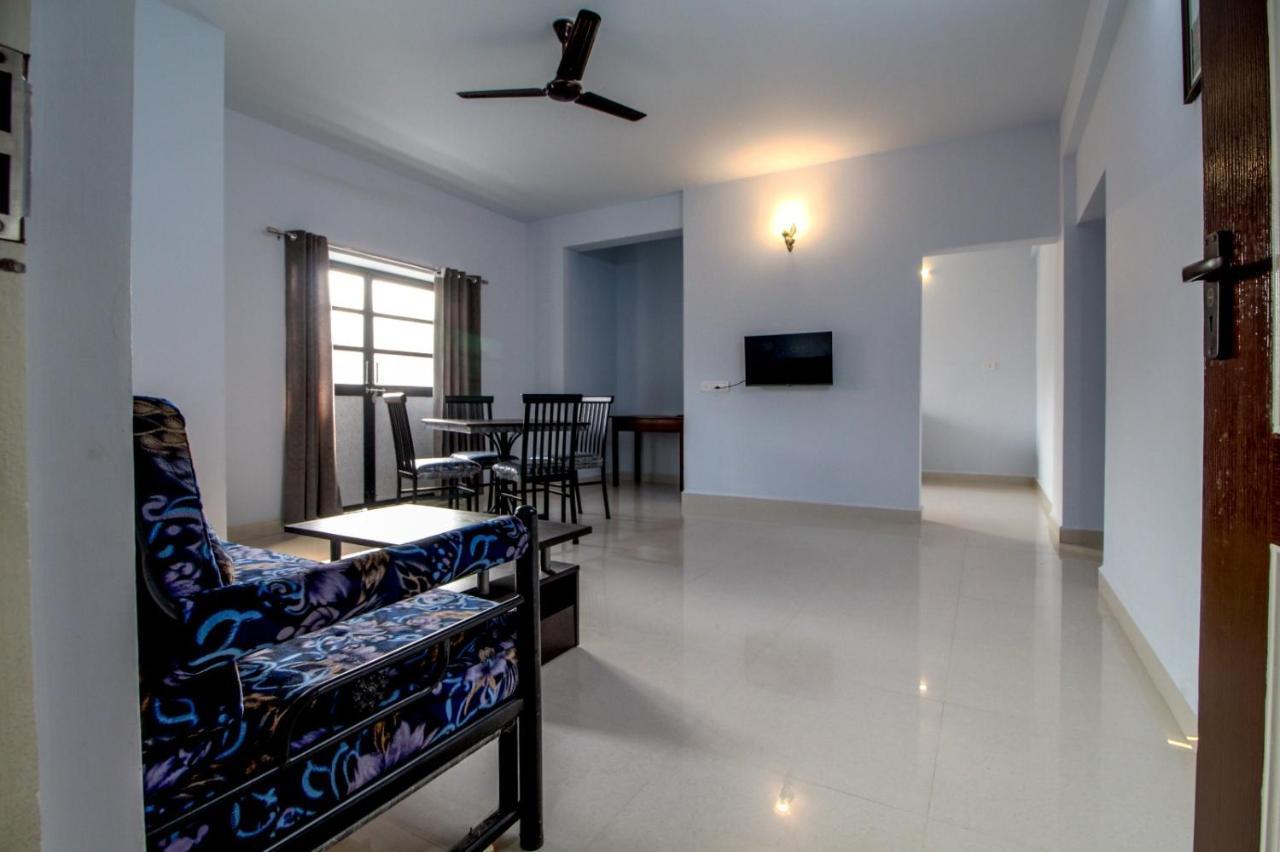 Monteiro Towers Hotell Candolim Exteriör bild